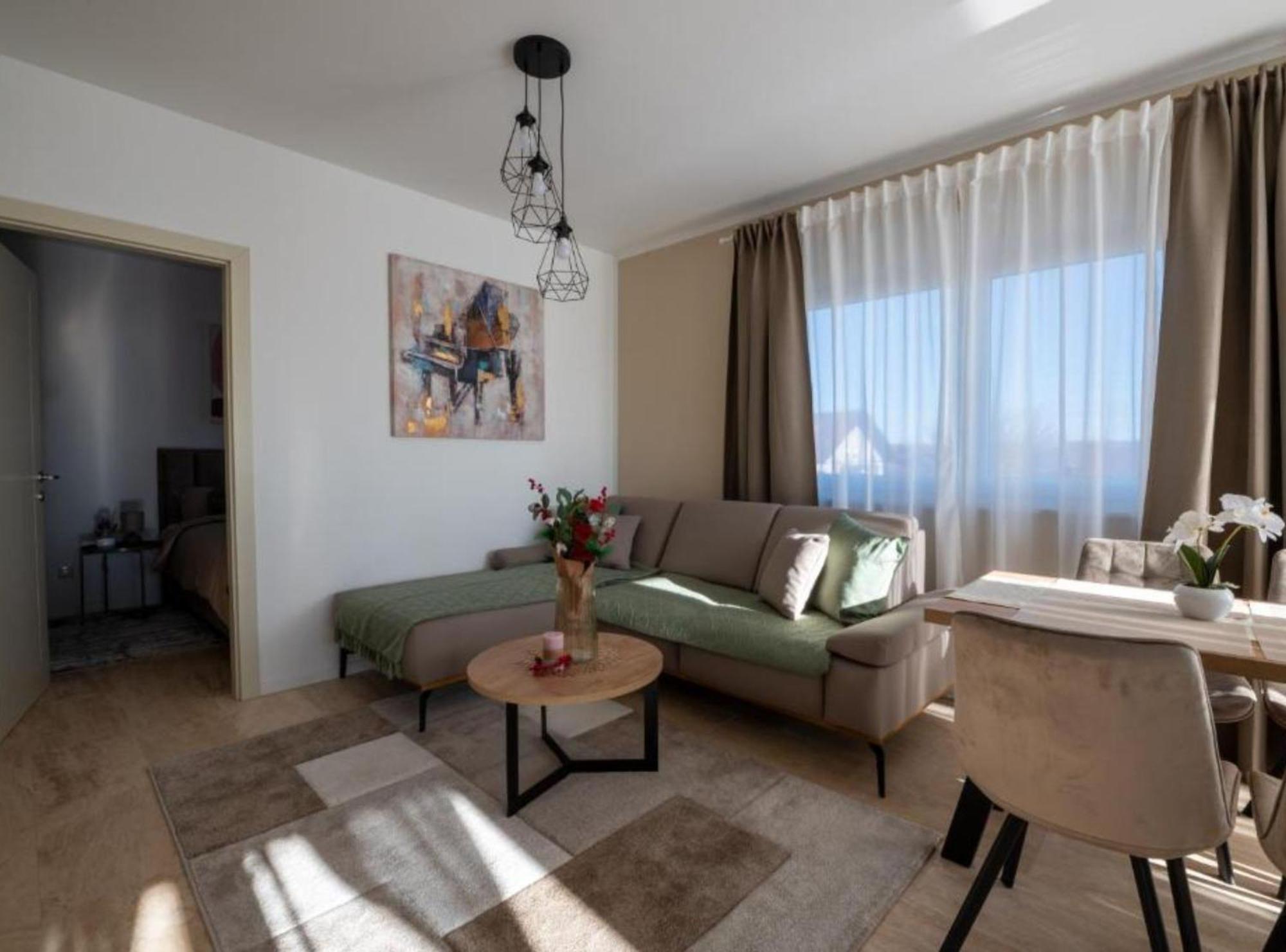 Apartment Kona - Free Parking & Self Check-In Ivanja Reka Exteriér fotografie